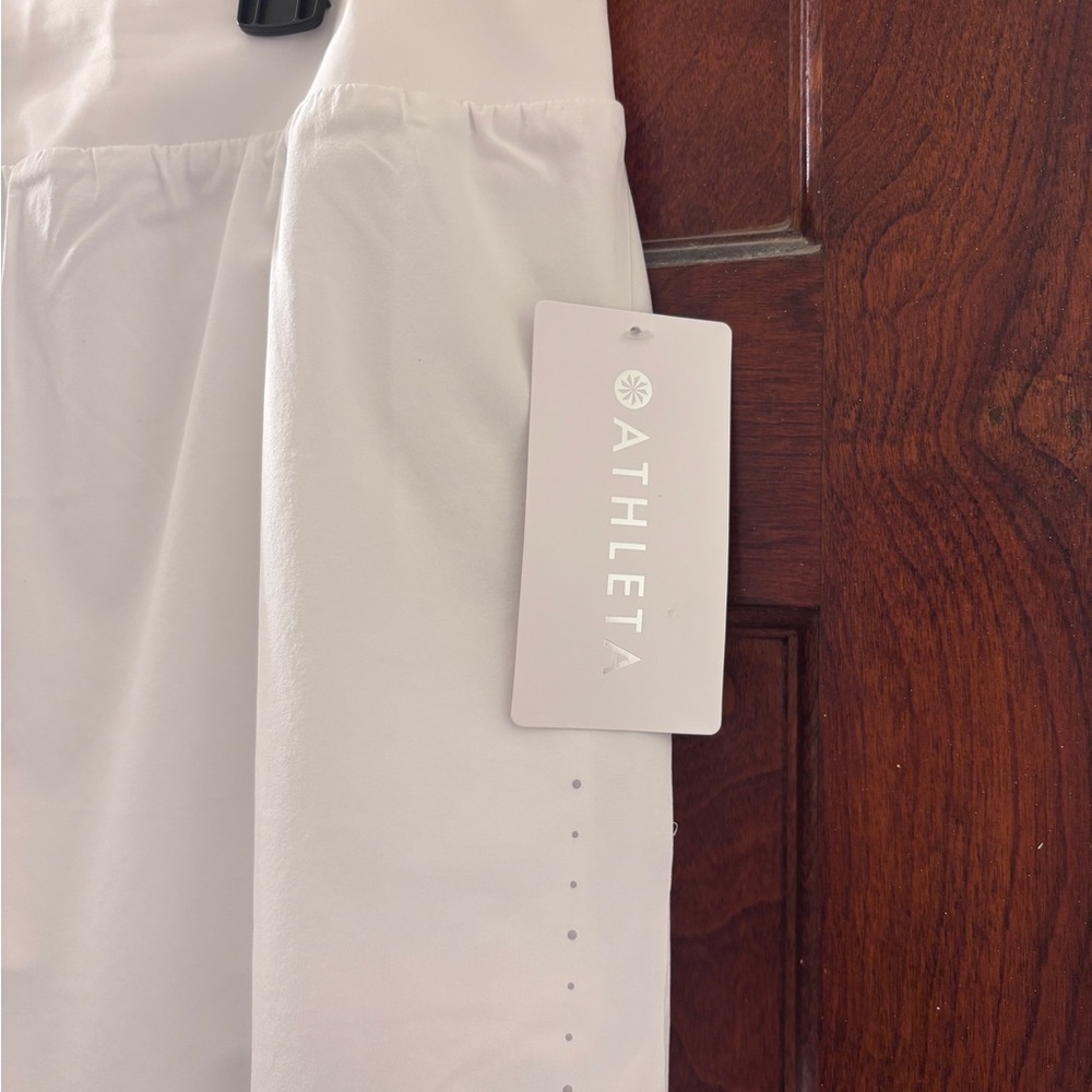 NWT Athleta Sz L Fast Route Mid Rise 13" Run Skort in White, Reflective Glintz - Picture 5 of 12